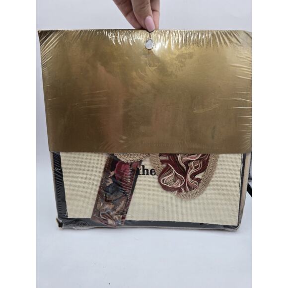 Vintage Old World Collection Cross Stitch Stitchery Kit Picture Photo Frame - Picture 3 of 3